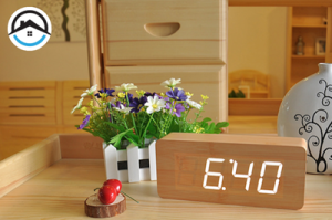 Đồng hồ decor để bàn nhỏ